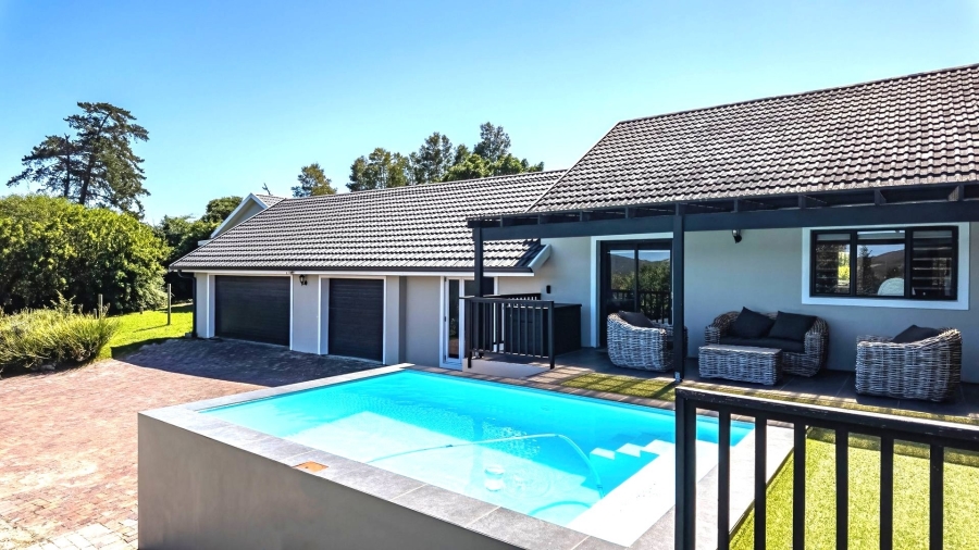 6 Bedroom Property for Sale in Hunters Home Western Cape